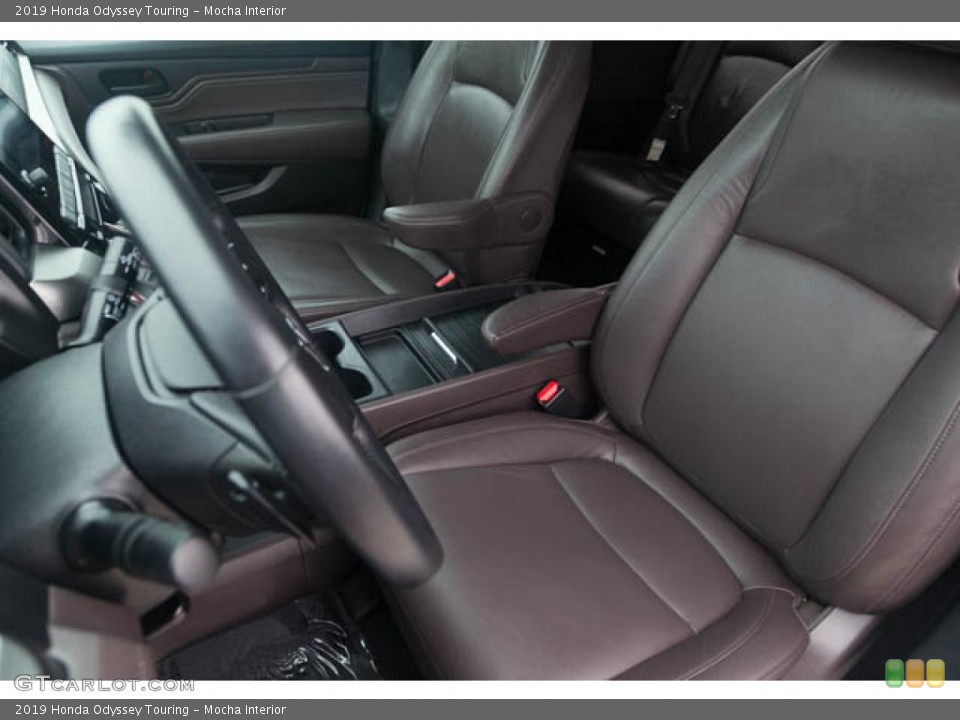 Mocha Interior Photo for the 2019 Honda Odyssey Touring #146194182