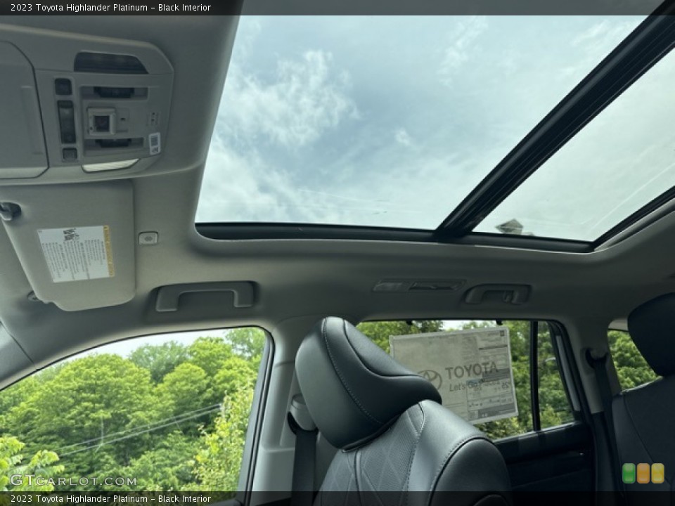 Black Interior Sunroof for the 2023 Toyota Highlander Platinum #146206494