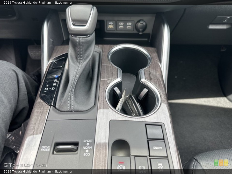 Black Interior Controls for the 2023 Toyota Highlander Platinum #146206515