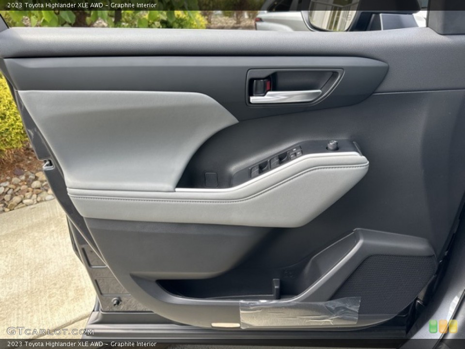 Graphite Interior Door Panel for the 2023 Toyota Highlander XLE AWD #146207091