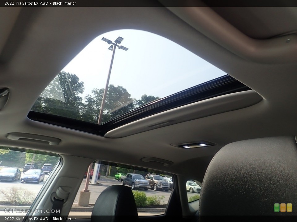 Black Interior Sunroof for the 2022 Kia Seltos EX AWD #146216722