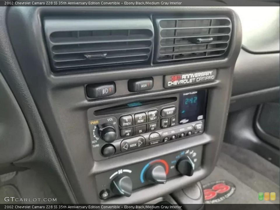 Ebony Black/Medium Gray Interior Controls for the 2002 Chevrolet Camaro Z28 SS 35th Anniversary Edition Convertible #146218470