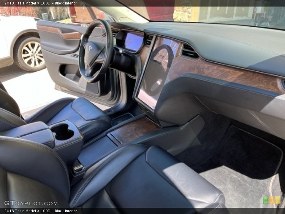 Black Interior Dashboard for the 2018 Tesla Model X 100D #146229006