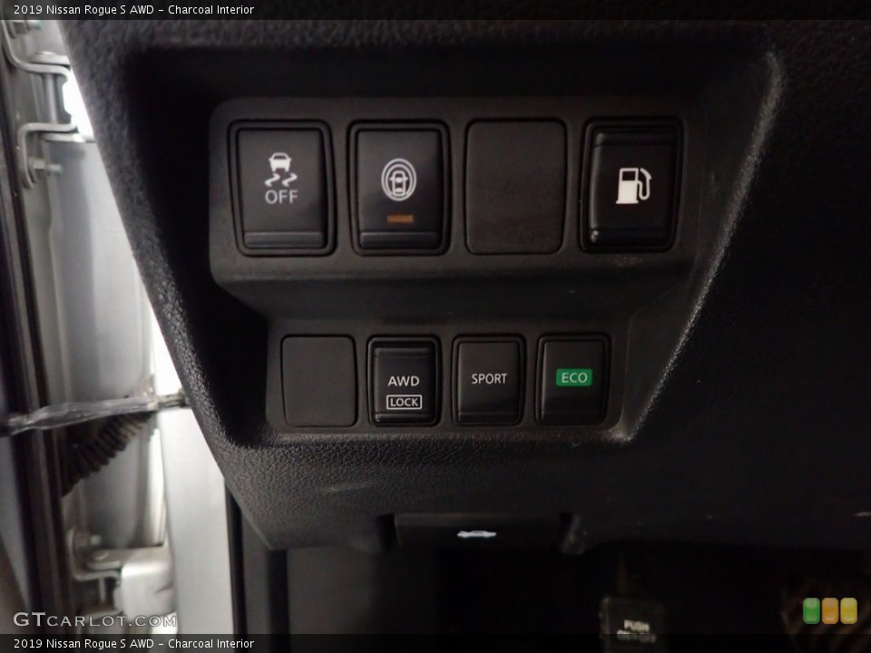 Charcoal Interior Controls for the 2019 Nissan Rogue S AWD #146246763