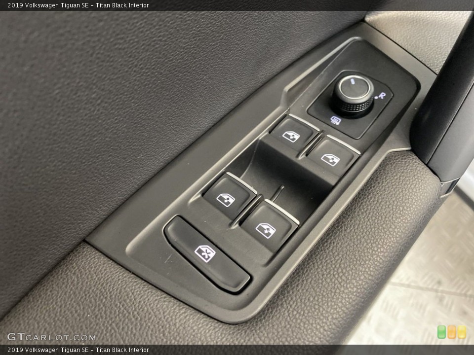 Titan Black Interior Controls for the 2019 Volkswagen Tiguan SE #146265218
