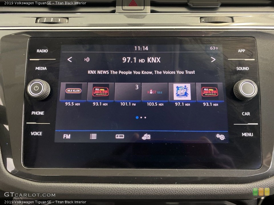 Titan Black Interior Controls for the 2019 Volkswagen Tiguan SE #146265443