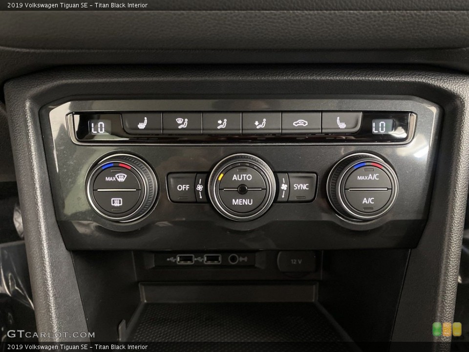 Titan Black Interior Controls for the 2019 Volkswagen Tiguan SE #146265503
