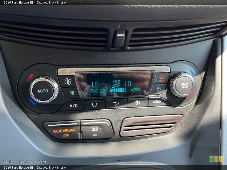 Charcoal Black Interior Controls for the 2016 Ford Escape SE #146269208