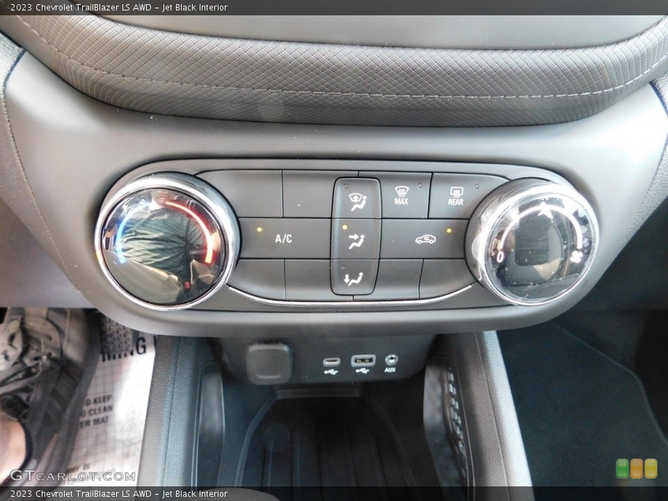 Jet Black Interior Controls for the 2023 Chevrolet TrailBlazer LS AWD #146269469