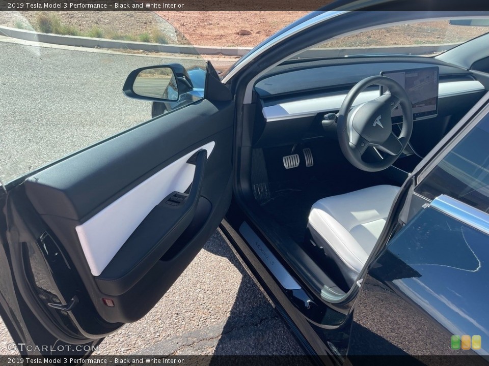 Black and White Interior Front Seat for the 2019 Tesla Model 3 Performance #146277084