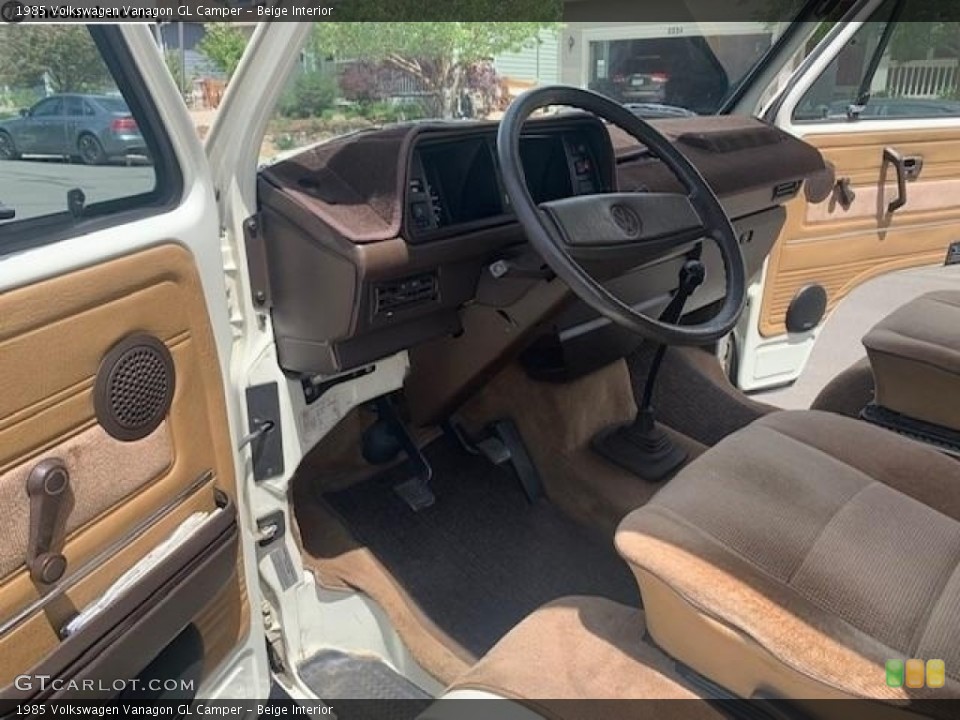Beige Interior Photo for the 1985 Volkswagen Vanagon GL Camper #146287748