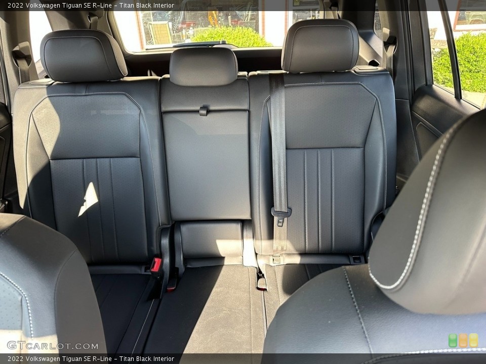 Titan Black Interior Rear Seat for the 2022 Volkswagen Tiguan SE R-Line #146293075