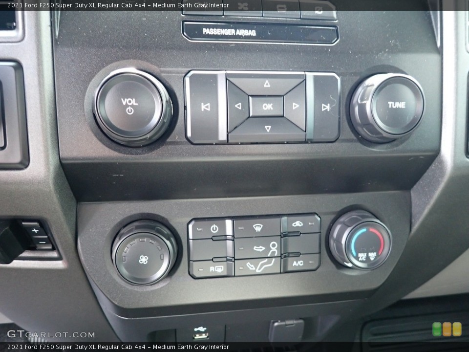 Medium Earth Gray Interior Controls for the 2021 Ford F250 Super Duty XL Regular Cab 4x4 #146293781