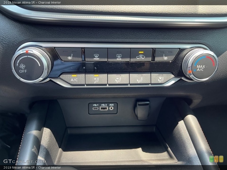 Charcoal Interior Controls for the 2019 Nissan Altima SR #146295662