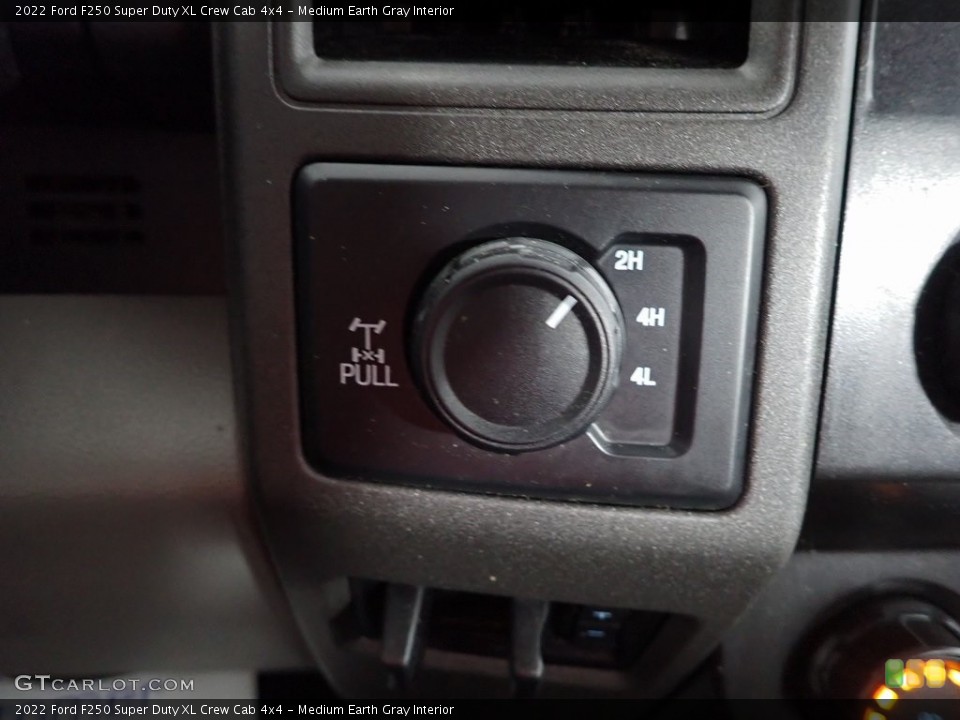 Medium Earth Gray Interior Controls for the 2022 Ford F250 Super Duty XL Crew Cab 4x4 #146296661