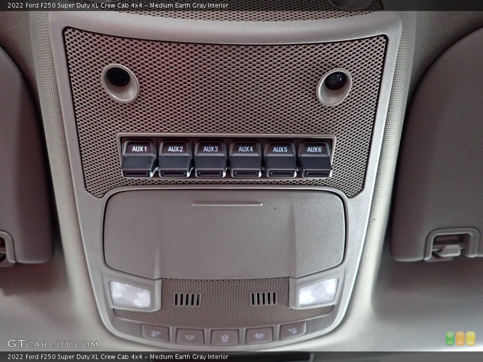 Medium Earth Gray Interior Controls for the 2022 Ford F250 Super Duty XL Crew Cab 4x4 #146296685