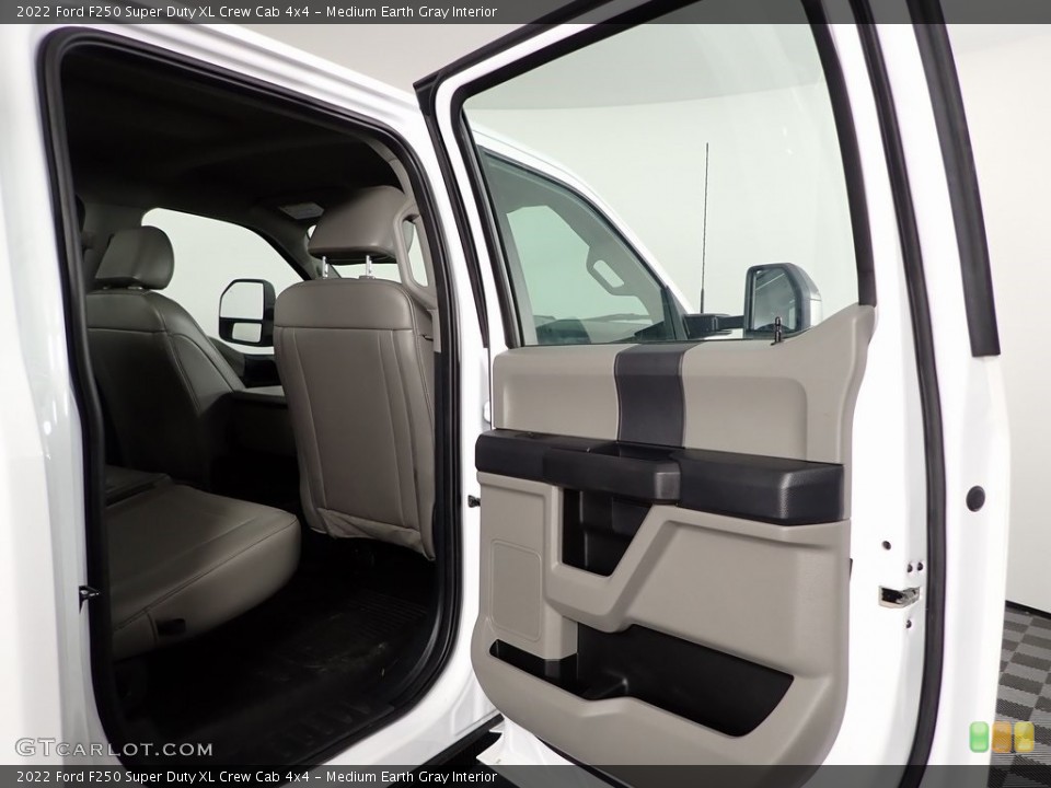 Medium Earth Gray Interior Door Panel for the 2022 Ford F250 Super Duty XL Crew Cab 4x4 #146296883