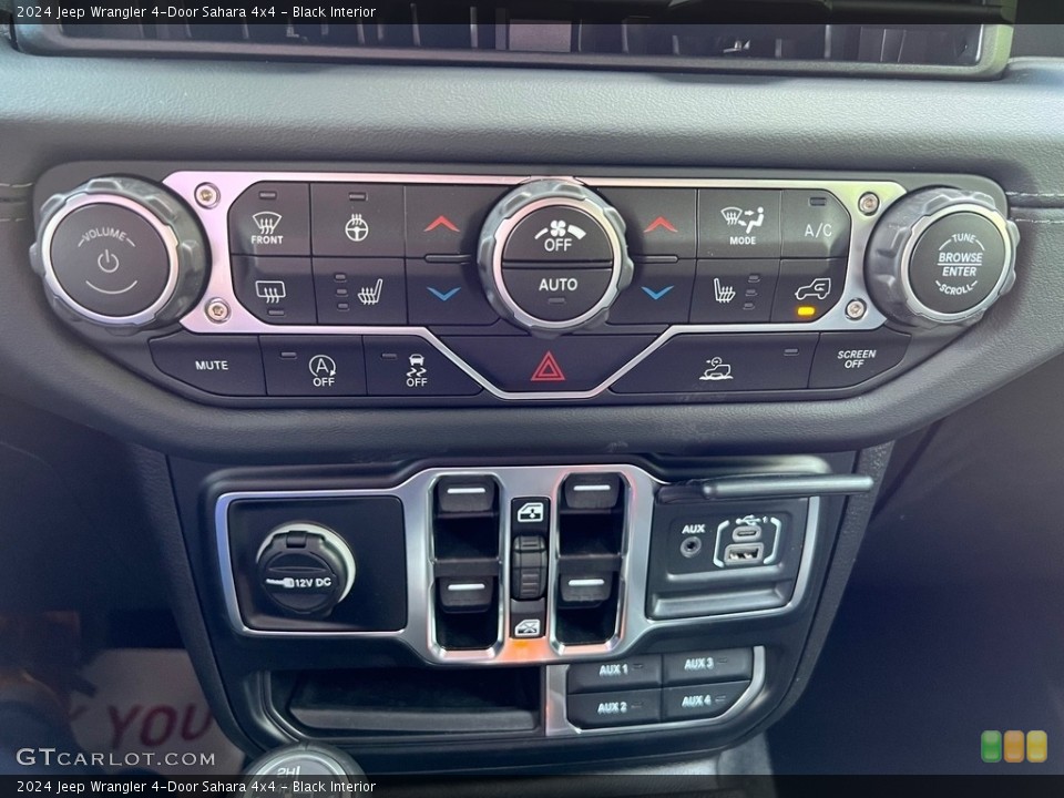 Black Interior Controls for the 2024 Jeep Wrangler 4-Door Sahara 4x4 #146297561