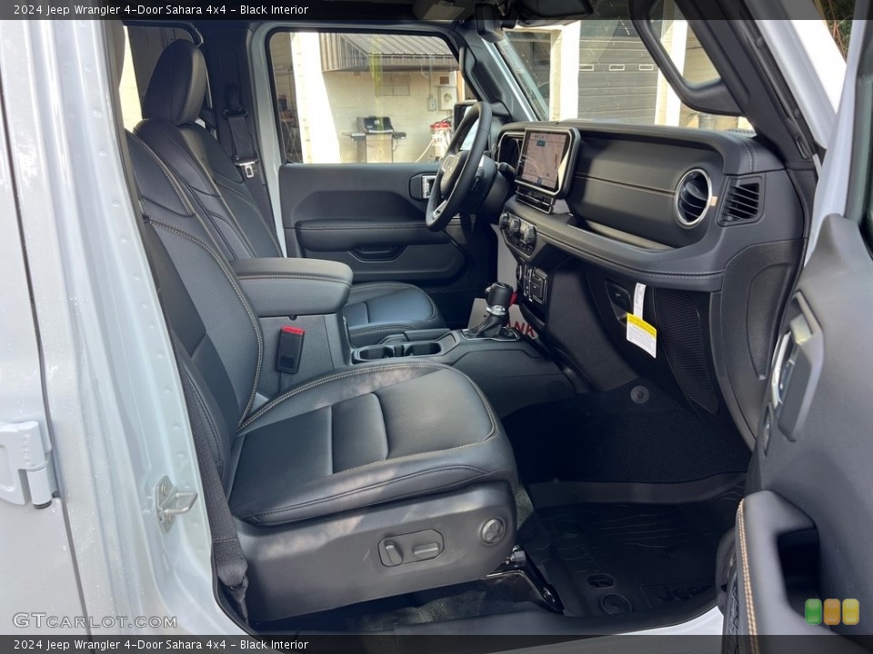 Black Interior Front Seat for the 2024 Jeep Wrangler 4-Door Sahara 4x4 #146304054