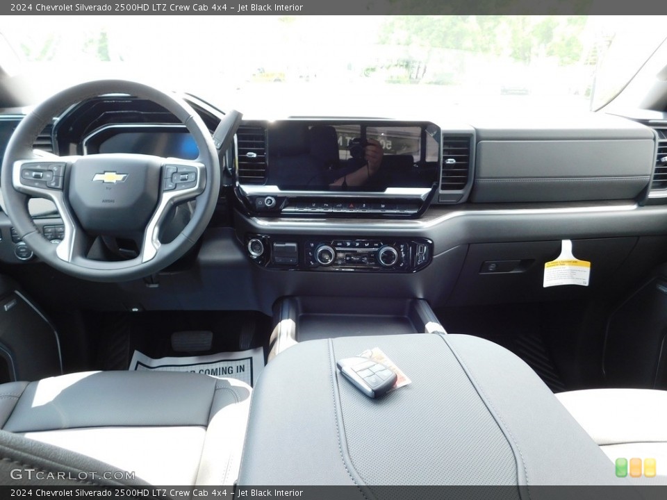 Jet Black Interior Dashboard for the 2024 Chevrolet Silverado 2500HD LTZ Crew Cab 4x4 #146310080