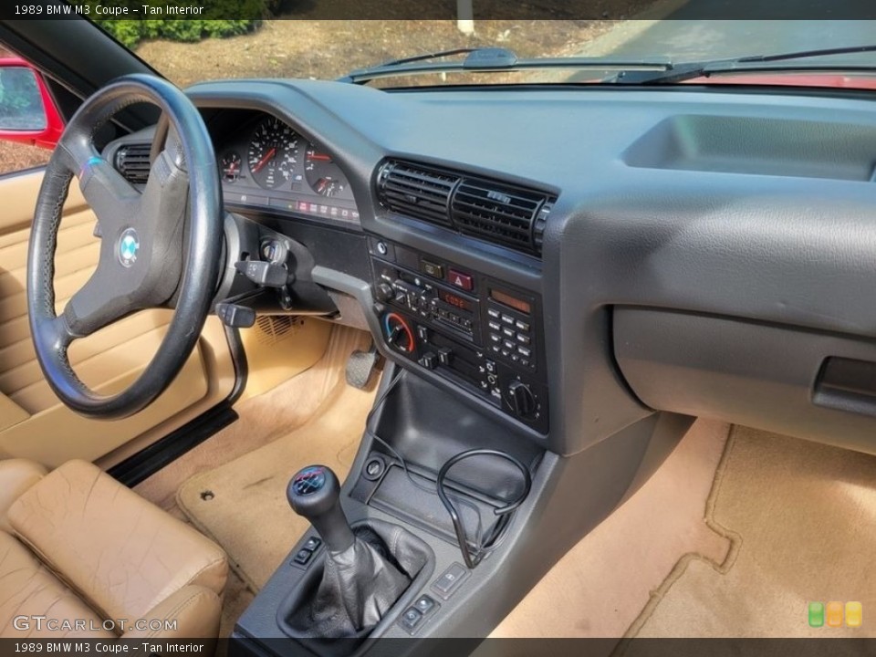 Tan Interior Dashboard for the 1989 BMW M3 Coupe #146311046