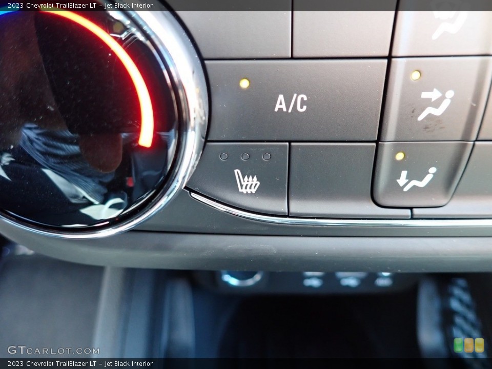 Jet Black Interior Controls for the 2023 Chevrolet TrailBlazer LT #146322988
