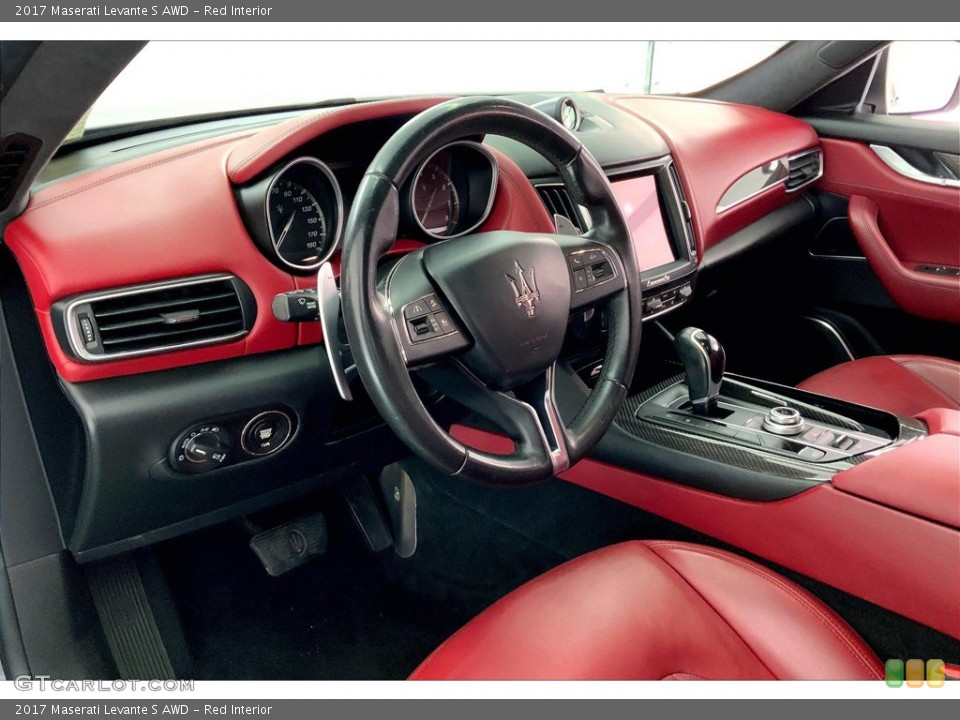 Red Interior Photo for the 2017 Maserati Levante S AWD #146324504