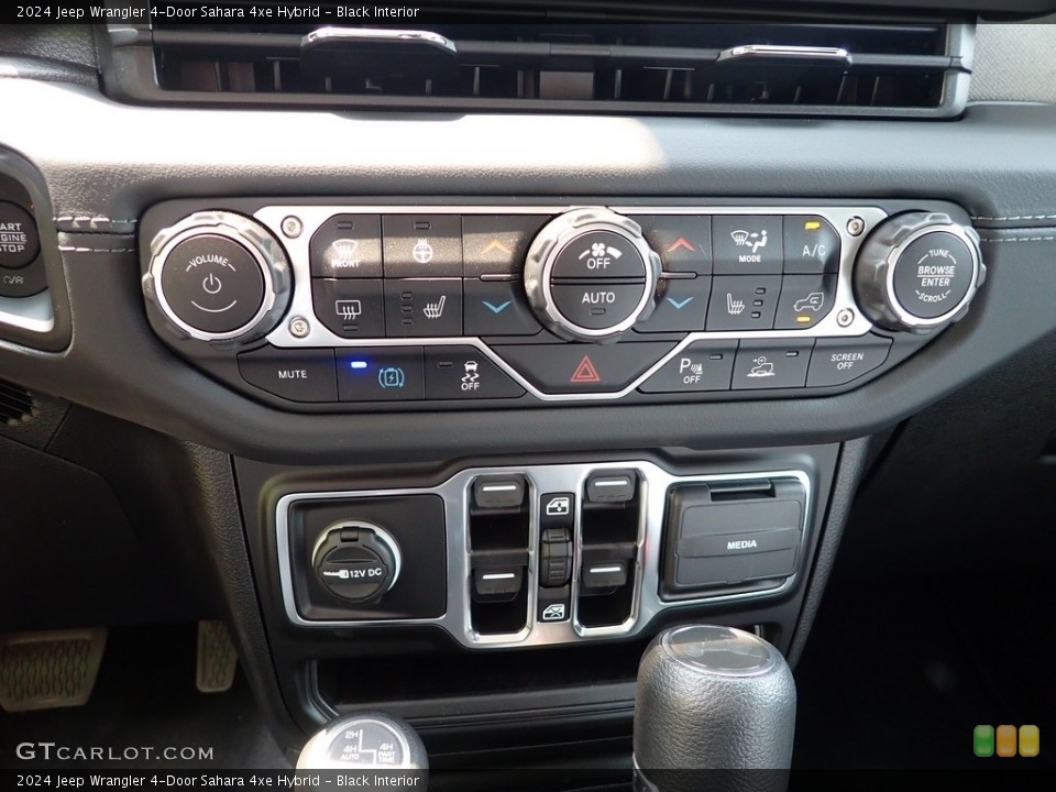 Black Interior Controls for the 2024 Jeep Wrangler 4-Door Sahara 4xe Hybrid #146337900