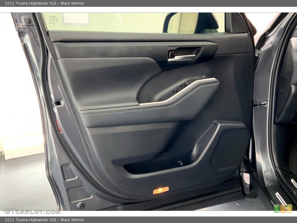 Black Interior Door Panel for the 2022 Toyota Highlander XLE #146341855