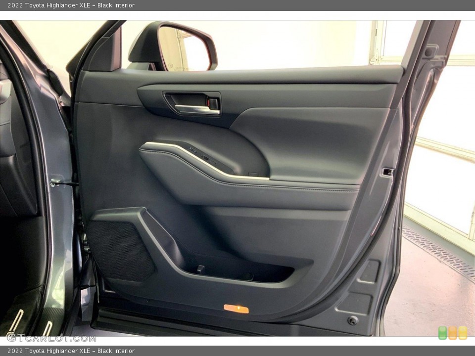Black Interior Door Panel for the 2022 Toyota Highlander XLE #146341879