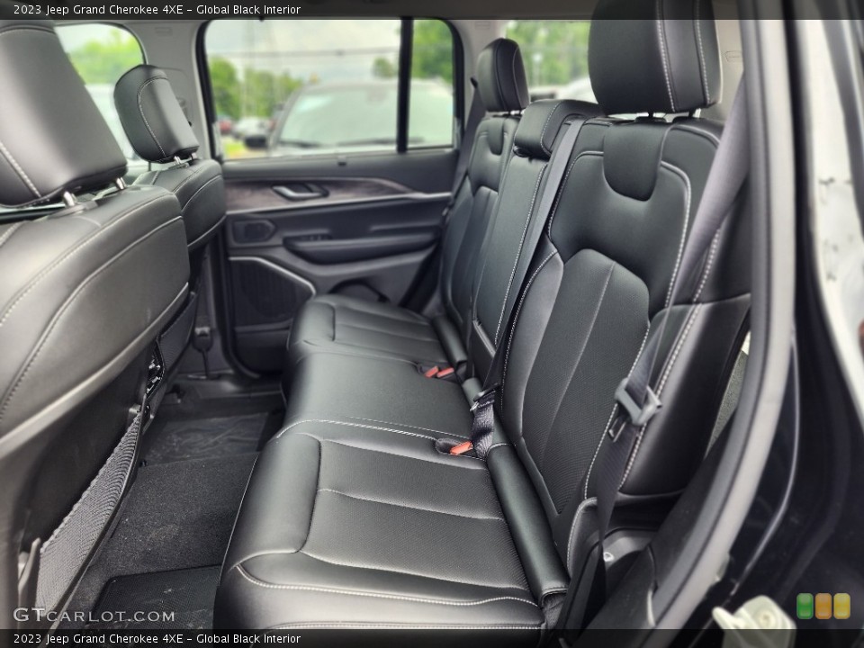Global Black Interior Rear Seat for the 2023 Jeep Grand Cherokee 4XE #146343643