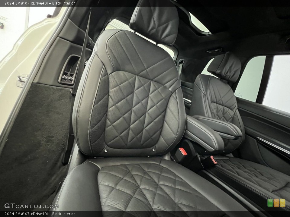 Black Interior Front Seat for the 2024 BMW X7 xDrive40i #146349886