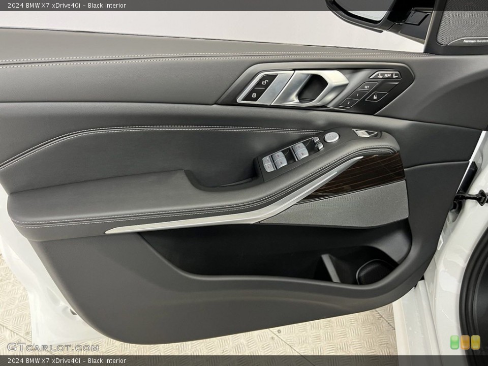 Black Interior Door Panel for the 2024 BMW X7 xDrive40i #146350123