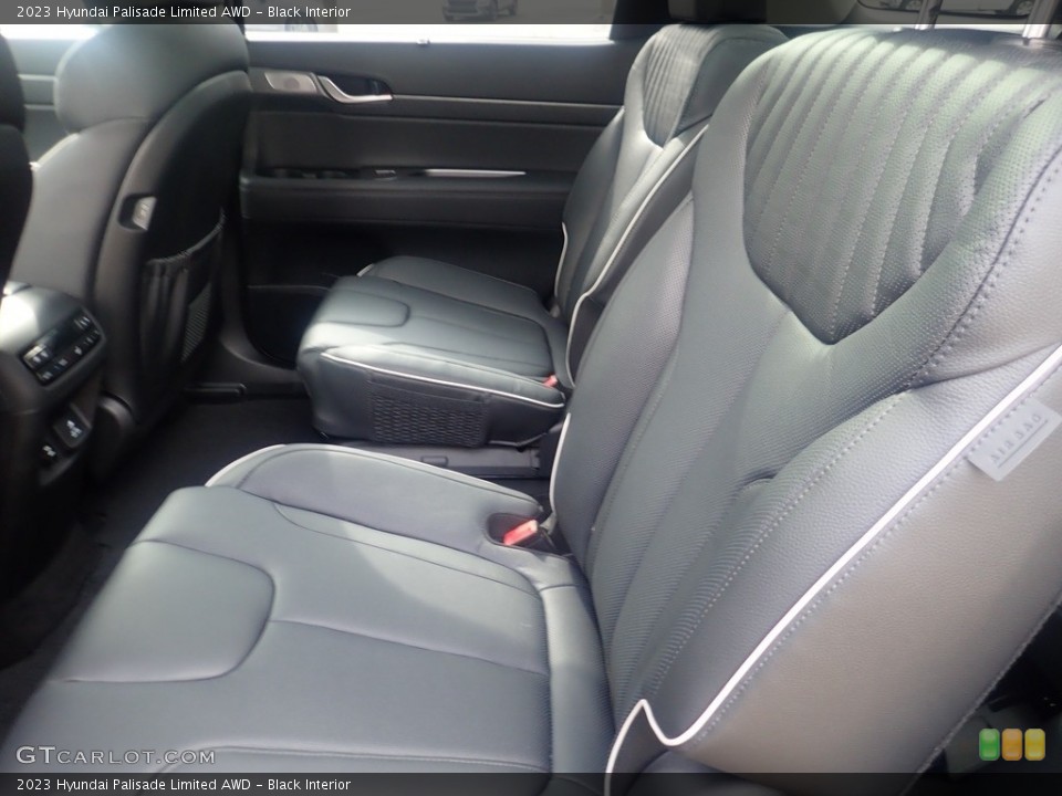 Black Interior Rear Seat for the 2023 Hyundai Palisade Limited AWD #146360030