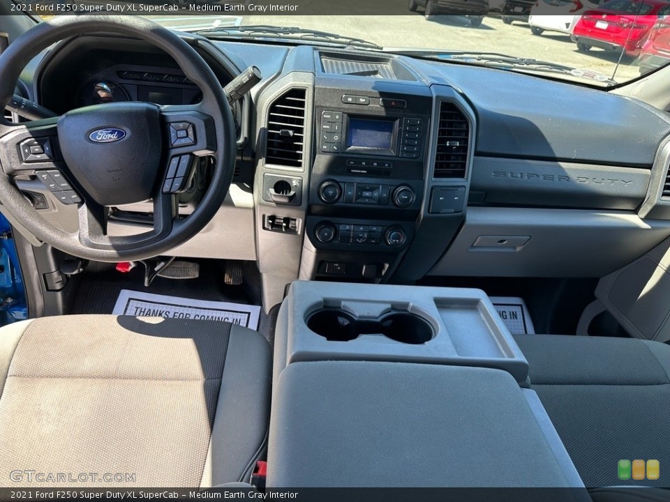 Medium Earth Gray Interior Photo for the 2021 Ford F250 Super Duty XL SuperCab #146361987
