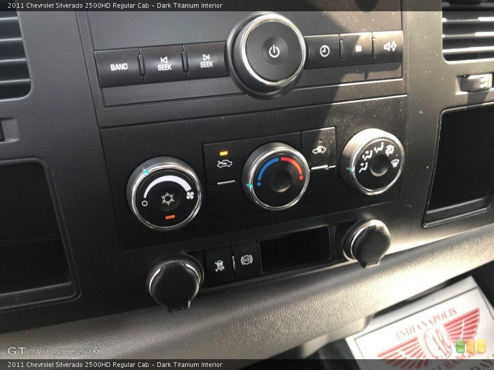 Dark Titanium Interior Controls for the 2011 Chevrolet Silverado 2500HD Regular Cab #146364264
