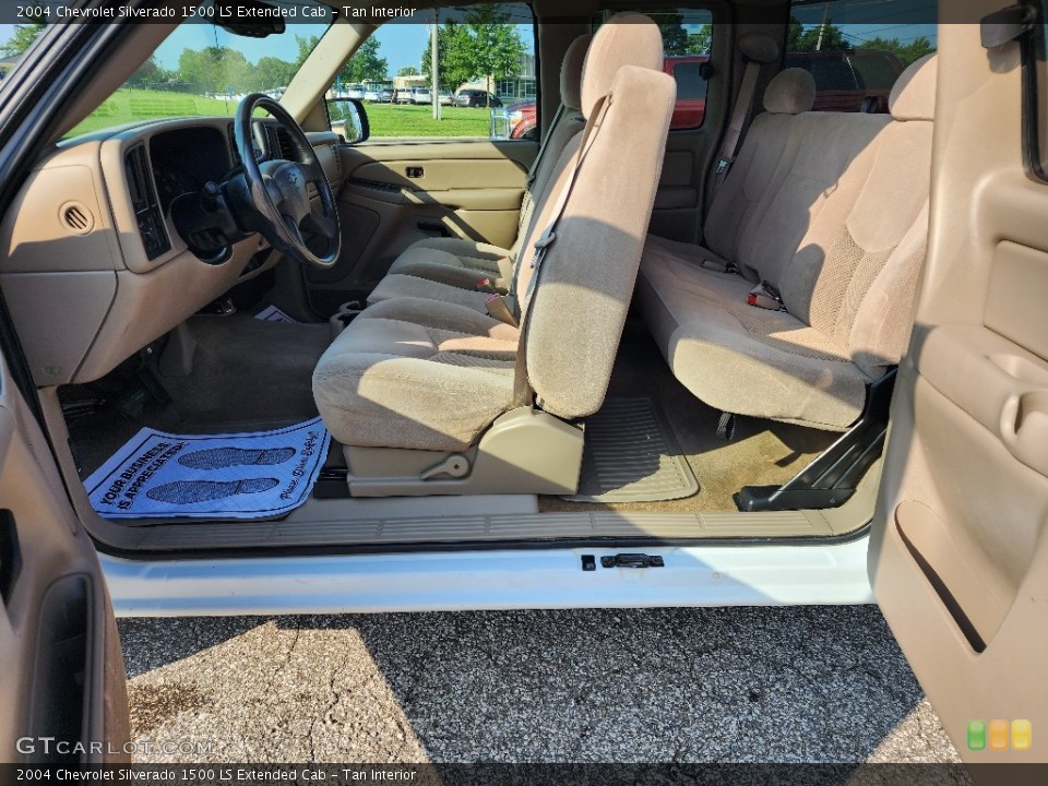 Tan Interior Photo for the 2004 Chevrolet Silverado 1500 LS Extended Cab #146373068