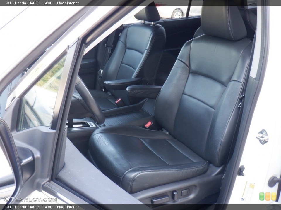 Black Interior Photo for the 2019 Honda Pilot EX-L AWD #146380812