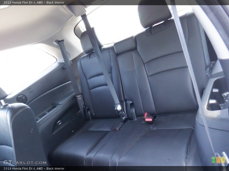 Black Interior Rear Seat for the 2019 Honda Pilot EX-L AWD #146381185