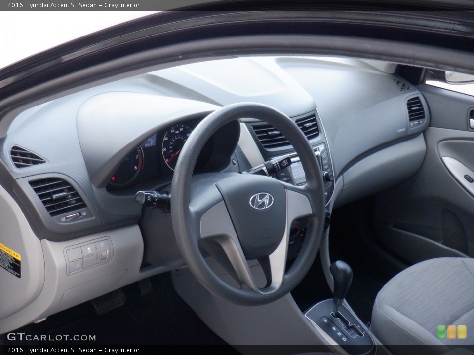 Gray Interior Photo for the 2016 Hyundai Accent SE Sedan #146384349