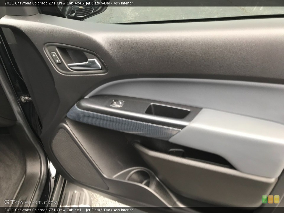 Jet Black/­Dark Ash Interior Door Panel for the 2021 Chevrolet Colorado Z71 Crew Cab 4x4 #146391209