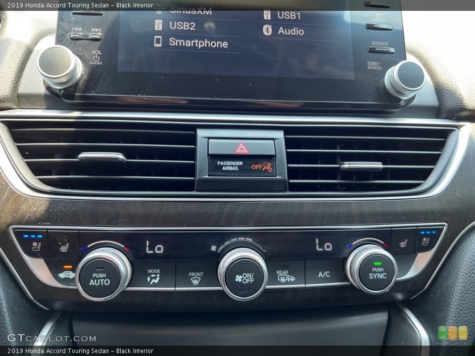 Black Interior Controls for the 2019 Honda Accord Touring Sedan #146394125