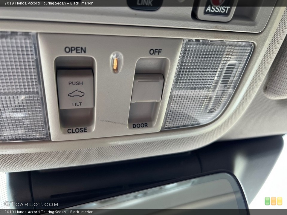 Black Interior Controls for the 2019 Honda Accord Touring Sedan #146394161
