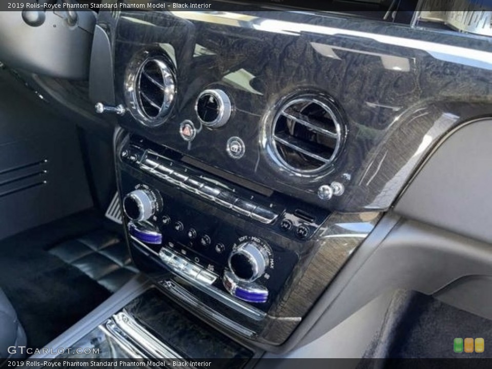 Black Interior Controls for the 2019 Rolls-Royce Phantom  #146394179