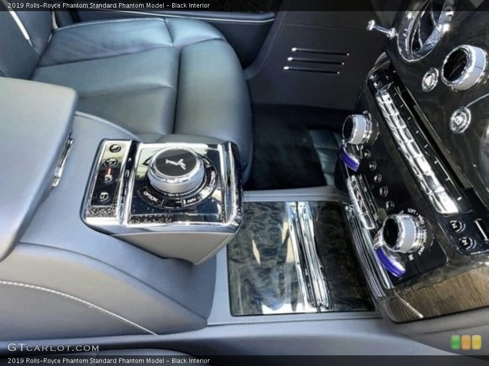 Black Interior Controls for the 2019 Rolls-Royce Phantom  #146394194