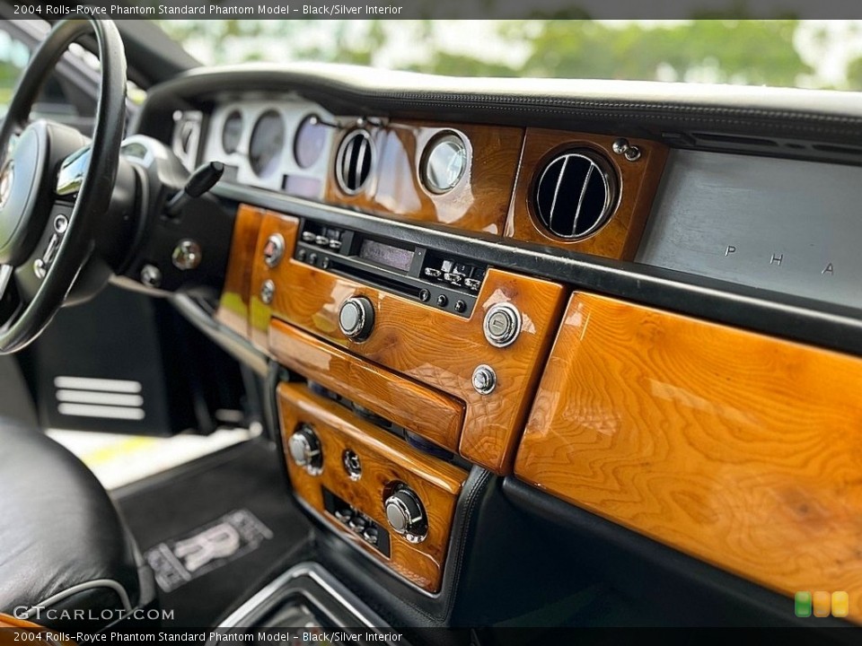 Black/Silver Interior Dashboard for the 2004 Rolls-Royce Phantom  #146405001