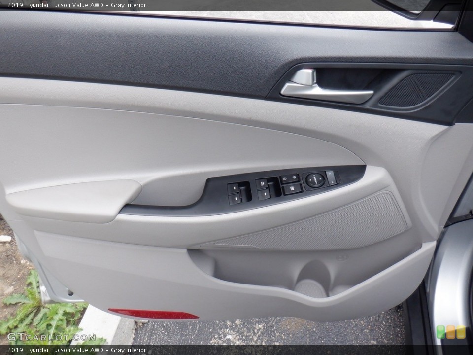 Gray Interior Door Panel for the 2019 Hyundai Tucson Value AWD #146407005