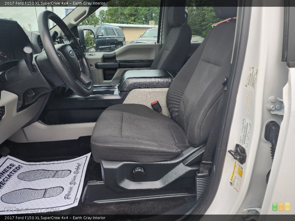 Earth Gray Interior Photo for the 2017 Ford F150 XL SuperCrew 4x4 #146423012