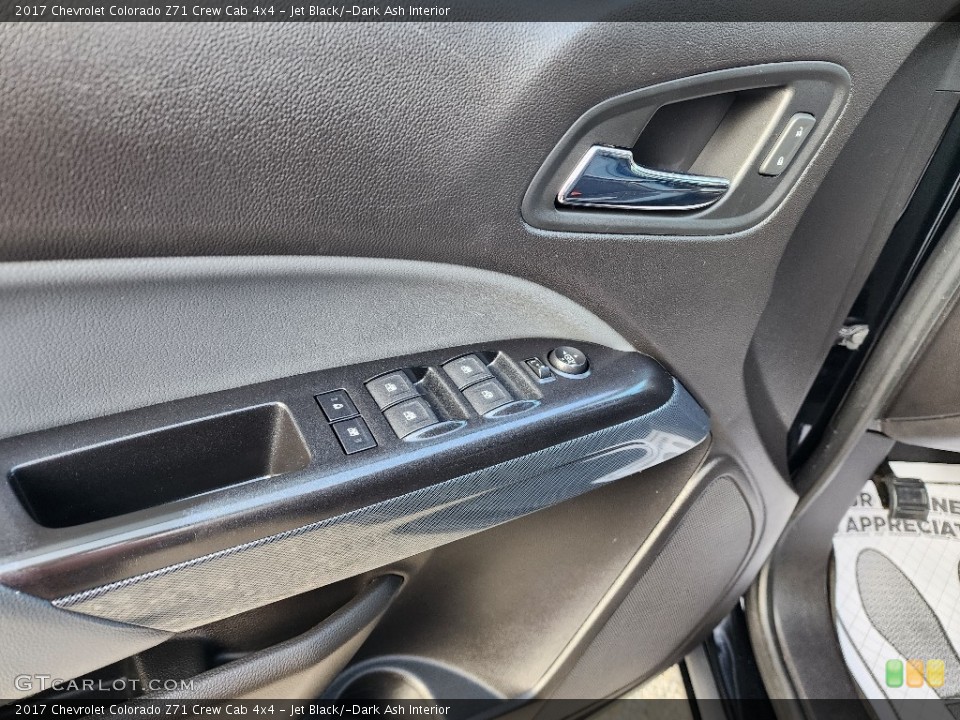 Jet Black/­Dark Ash Interior Door Panel for the 2017 Chevrolet Colorado Z71 Crew Cab 4x4 #146433251