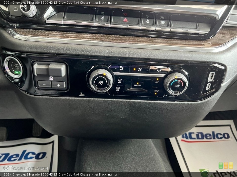 Jet Black Interior Controls for the 2024 Chevrolet Silverado 3500HD LT Crew Cab 4x4 Chassis #146434103